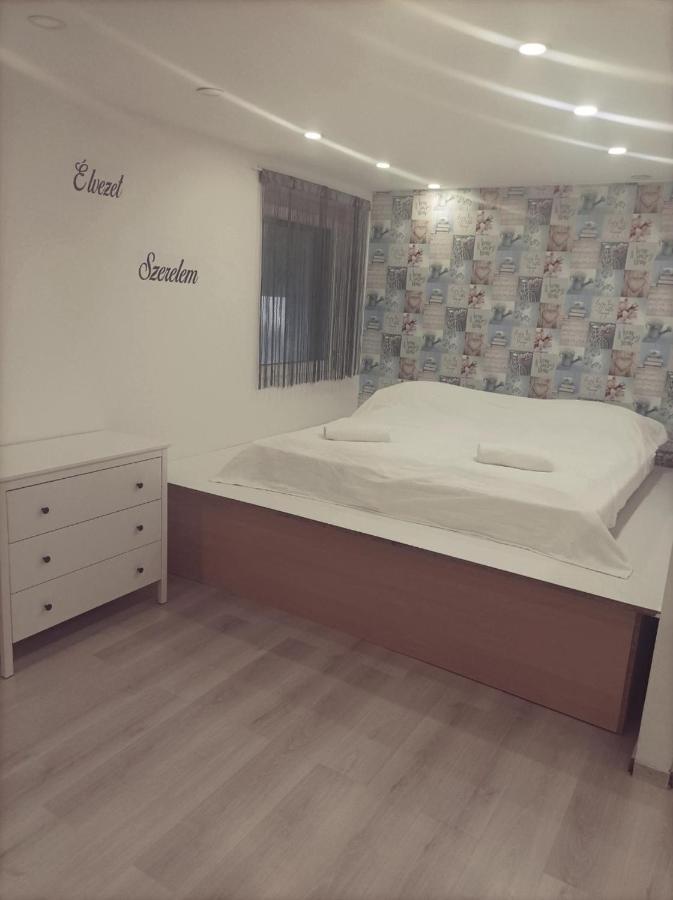 Magnolia Apartman Apartment Siofok Luaran gambar
