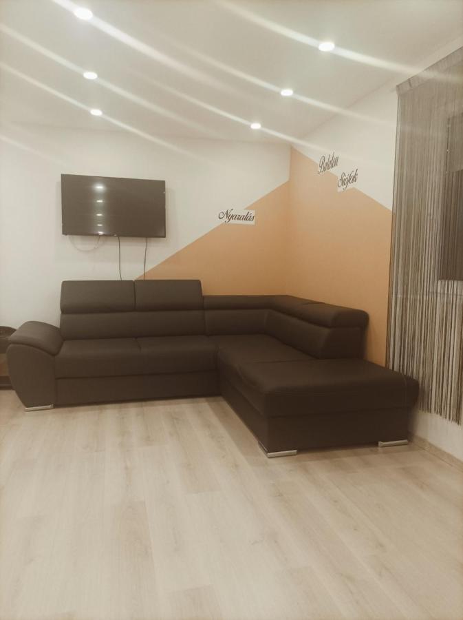 Magnolia Apartman Apartment Siofok Luaran gambar