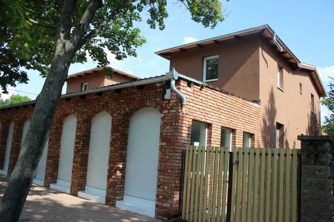 Magnolia Apartman Apartment Siofok Luaran gambar