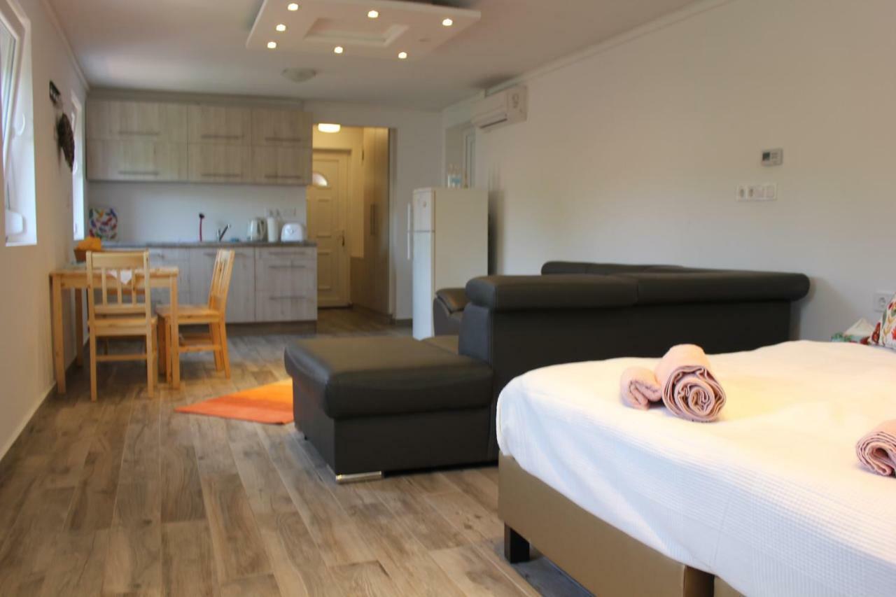 Magnolia Apartman Apartment Siofok Luaran gambar